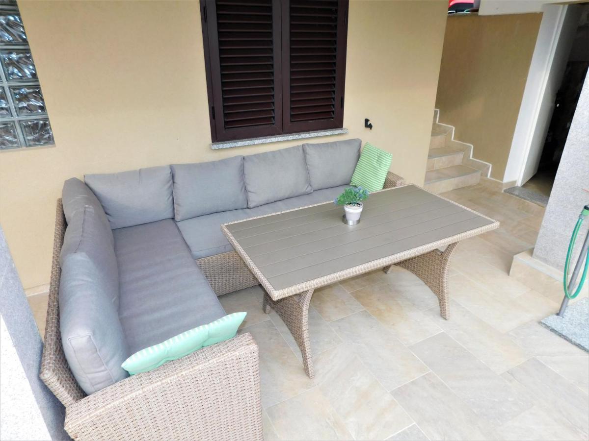 Apartman "Sabine Red" With Heated Pool オミサリ エクステリア 写真